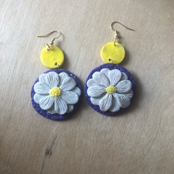 Jewelry - Handmade Daisy Earrings